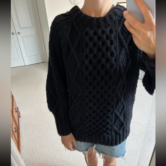 Navy blue wool crewneck sweater, O/S, fits small to medium, never worn - Picture 1 of 3